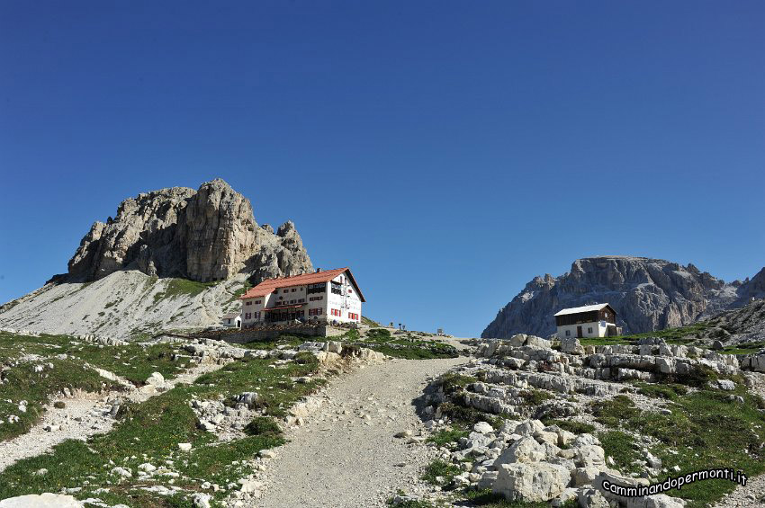 088 Rifugio Locatelli.JPG